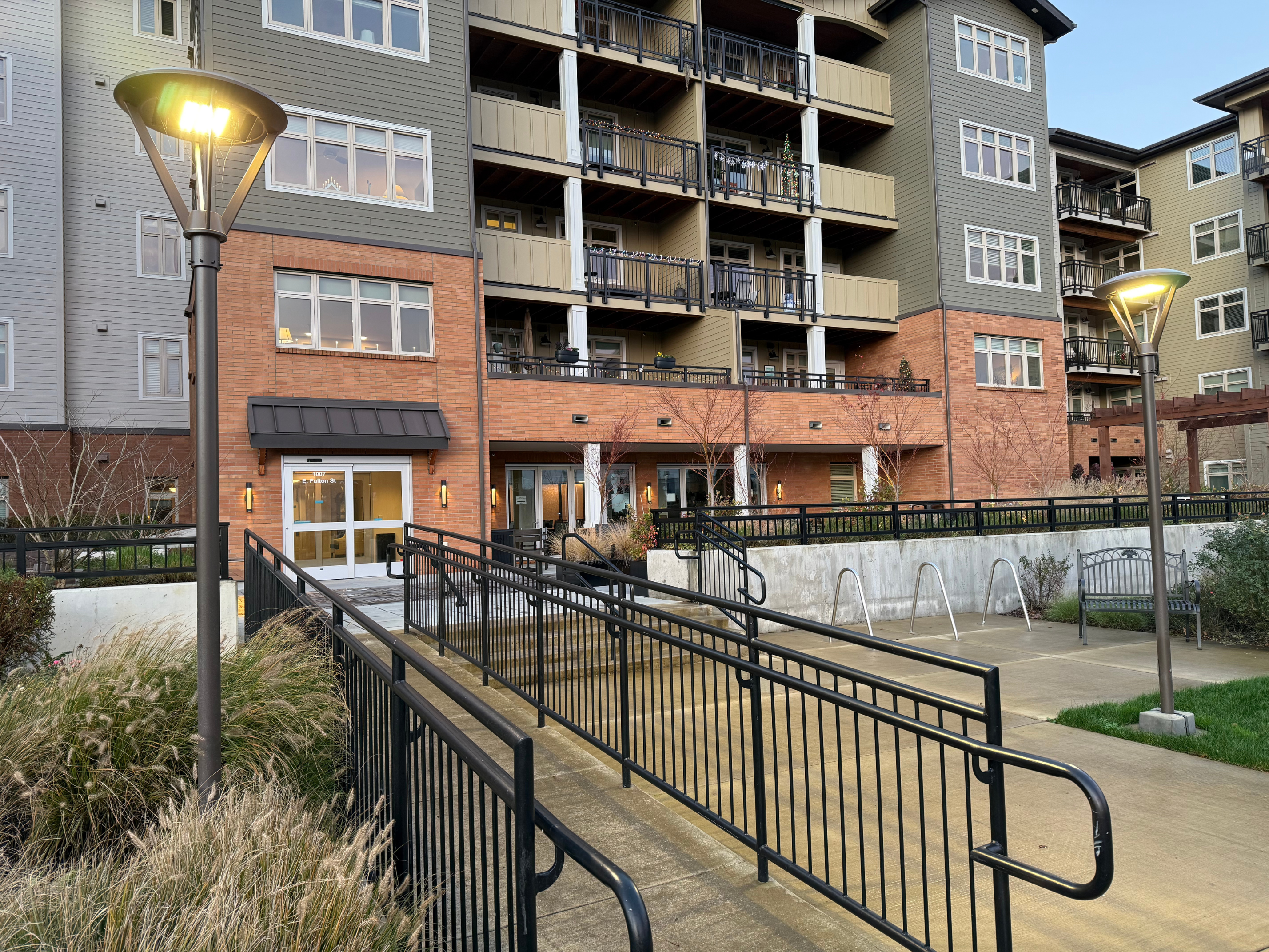 Cherry Street Bistro Officially Opens Doors to Newberg Community